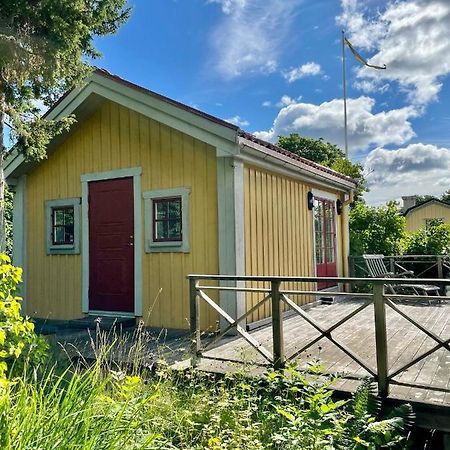 Gaesthus Med Utsikt Oever Drottningholms Slott Esterno foto