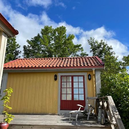 Gaesthus Med Utsikt Oever Drottningholms Slott Esterno foto