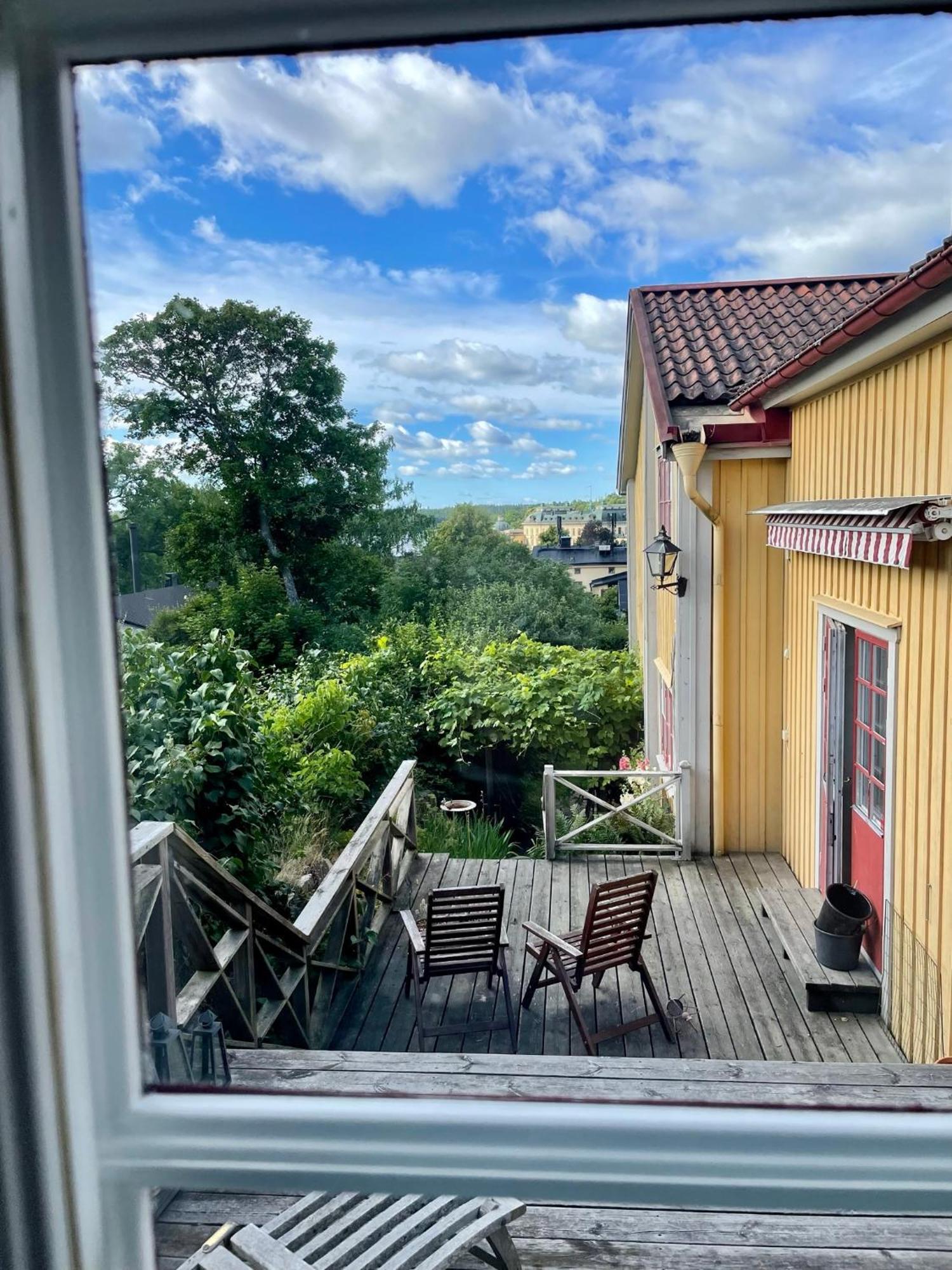 Gaesthus Med Utsikt Oever Drottningholms Slott Esterno foto