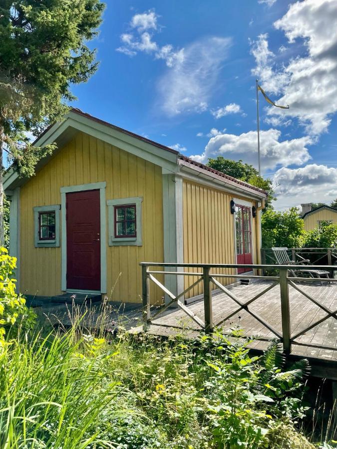 Gaesthus Med Utsikt Oever Drottningholms Slott Esterno foto